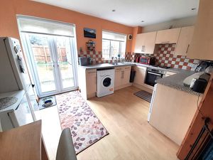 Cleavers Way Stenalees